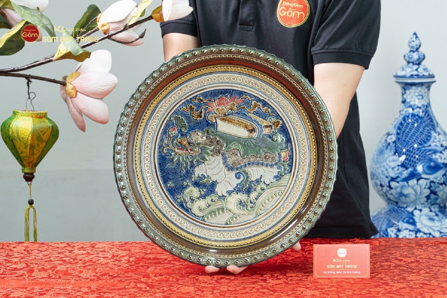 Đĩa Trưng Bày Đắp Nổi Vẽ Màu Kỳ Lân Chở Sách