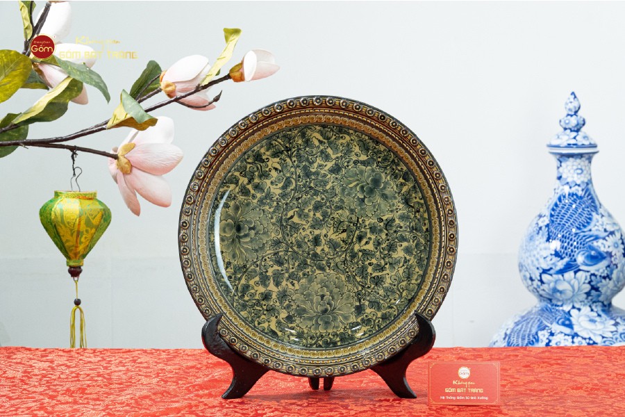 Đĩa Trưng Bày Tam Hoa Nở Rộ
