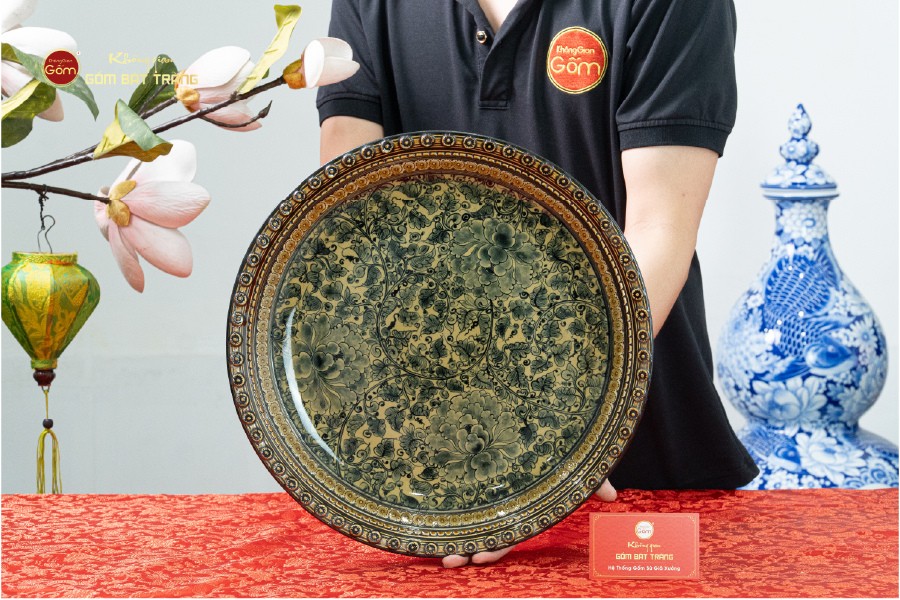 Đĩa Trưng Bày Tam Hoa Nở Rộ