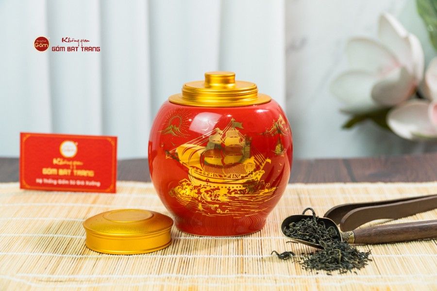 Hũ Đựng Trà Men Đỏ Họa Tiết Thuận Buồm Xuôi Gió Vẽ Vàng