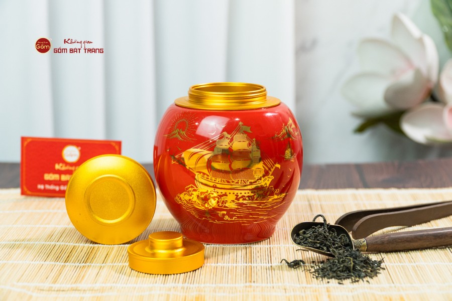 Hũ Đựng Trà Men Đỏ Họa Tiết Thuận Buồm Xuôi Gió Vẽ Vàng