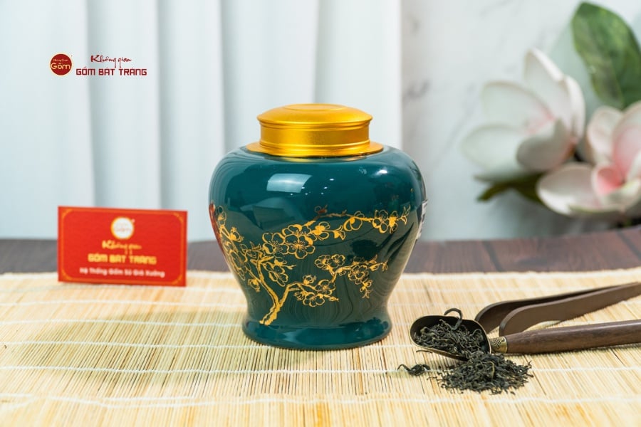 Hũ Đựng Trà Men Lam Họa Tiết Hoa Mai Vẽ Vàng