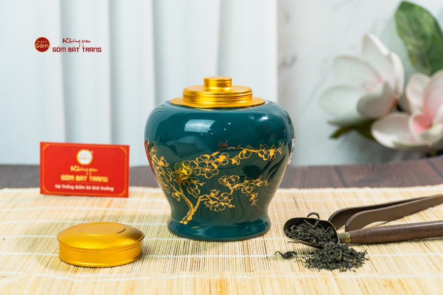 Hũ Đựng Trà Men Lam Họa Tiết Hoa Mai Vẽ Vàng