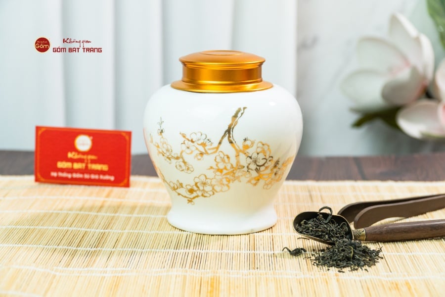 Hũ Đựng Trà Men Trắng Họa Tiết Hoa Mai Vẽ Vàng