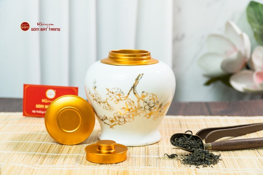 Hũ Đựng Trà Men Trắng Họa Tiết Hoa Mai Vẽ Vàng