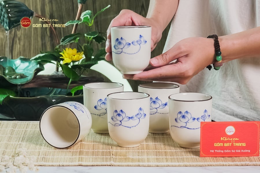 Cốc Uống Trà Dáng Thon Họa Tiết Hoa Sen