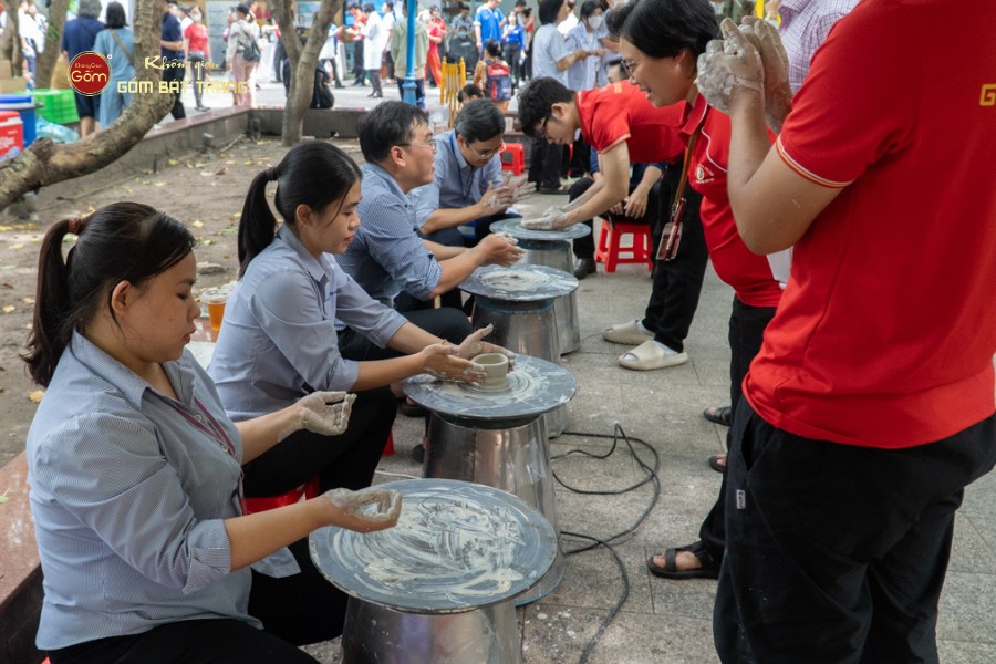 Không Gian Gốm Đồng Hành Cùng Viện Y Dược Học Dân Tộc TP.HCM