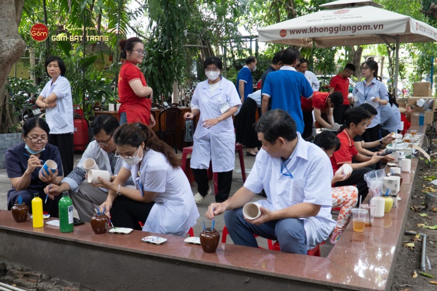 Không Gian Gốm Đồng Hành Cùng Viện Y Dược Học Dân Tộc TP.HCM