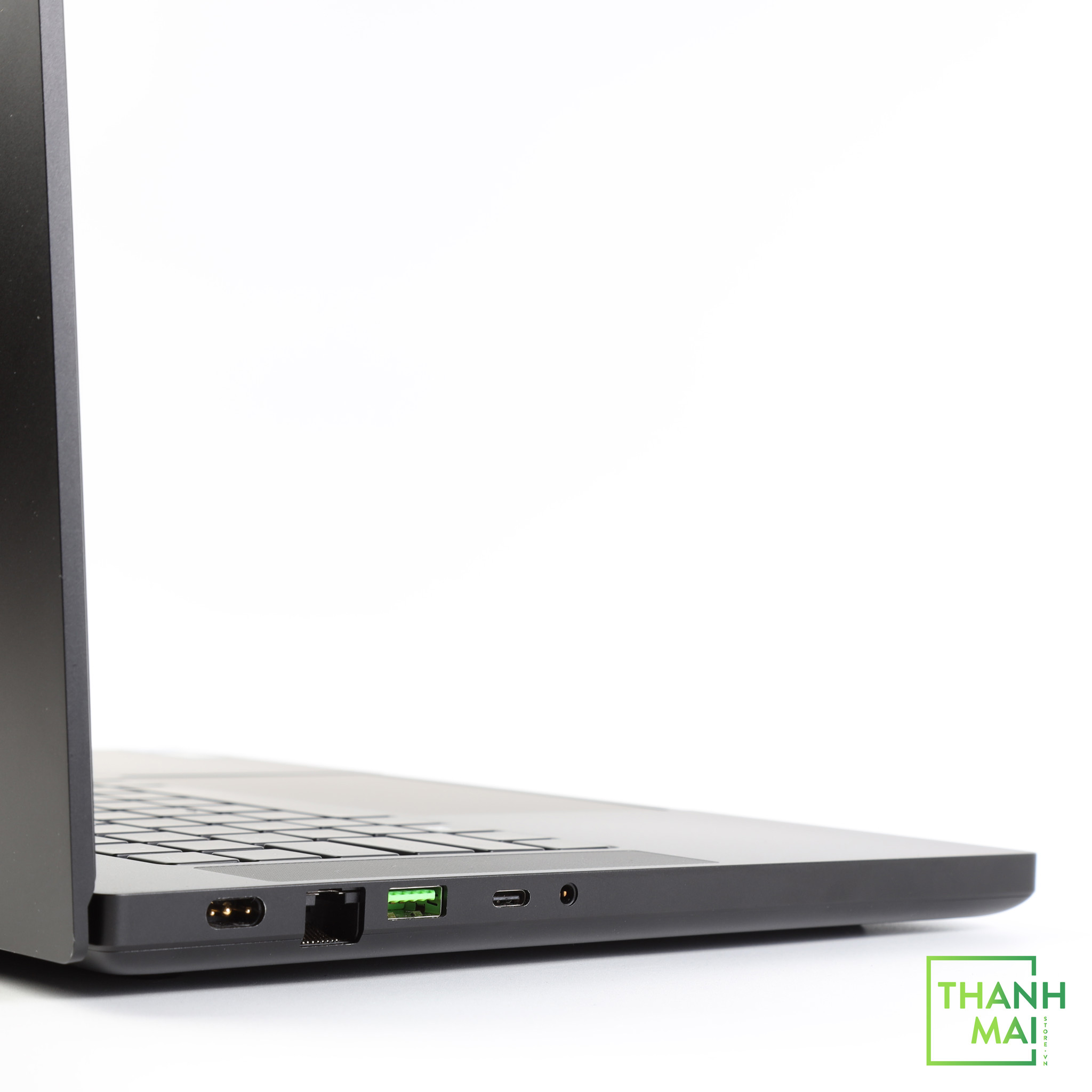 Razer Blade 15 Base model ( Mid 2021) RZ09-0410 | I7 11800H | Ram 16GB | SSD 512 GB | RTX 3060 ( 6GB ) 15,6