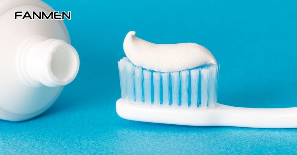 Trị mụn bằng kem đánh răng có tốt không?