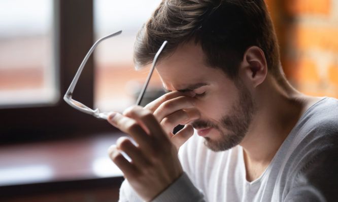 Đeo Kính Không Đúng Độ Có Hại Không? Câu Trả Lời Từ Chuyên Gia