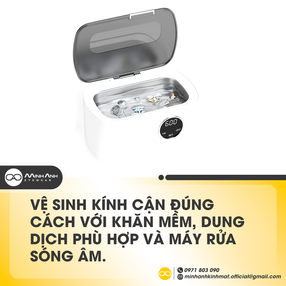 Vệ sinh kính cận đúng cách với khăn mềm, dung dịch phù hợp và máy rửa sóng âm.