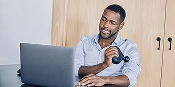 5 lý do khiến Theragun Mini 3 là máy massage lý tưởng cho dân văn phòng