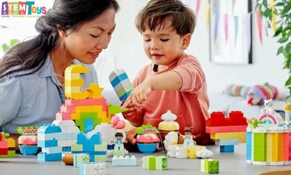Đồ chơi trí tuệ Lego giúp bé thông minh, sáng tạo