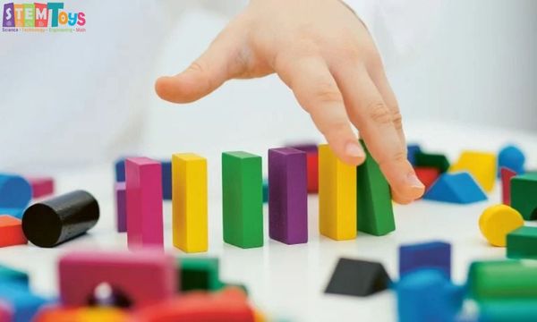 Các đồ chơi phát triển trí tuệ cho trẻ