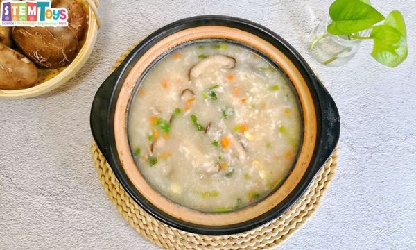 Cháo gà với nấm