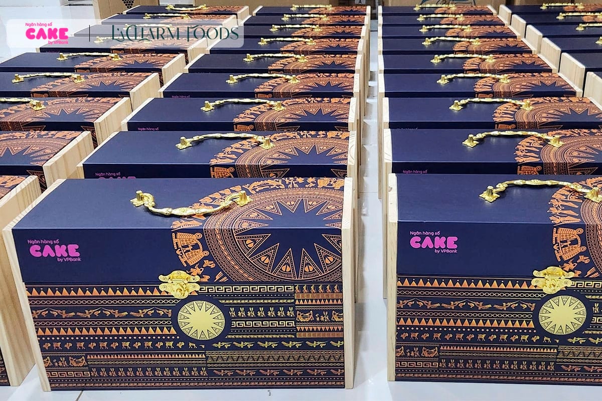 LaCharm Foods x CAKE