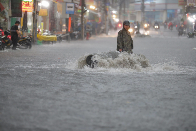 Bí thư TP HCM: 'Ưu tiên làm hồ chống ngập cho Thủ Đức'