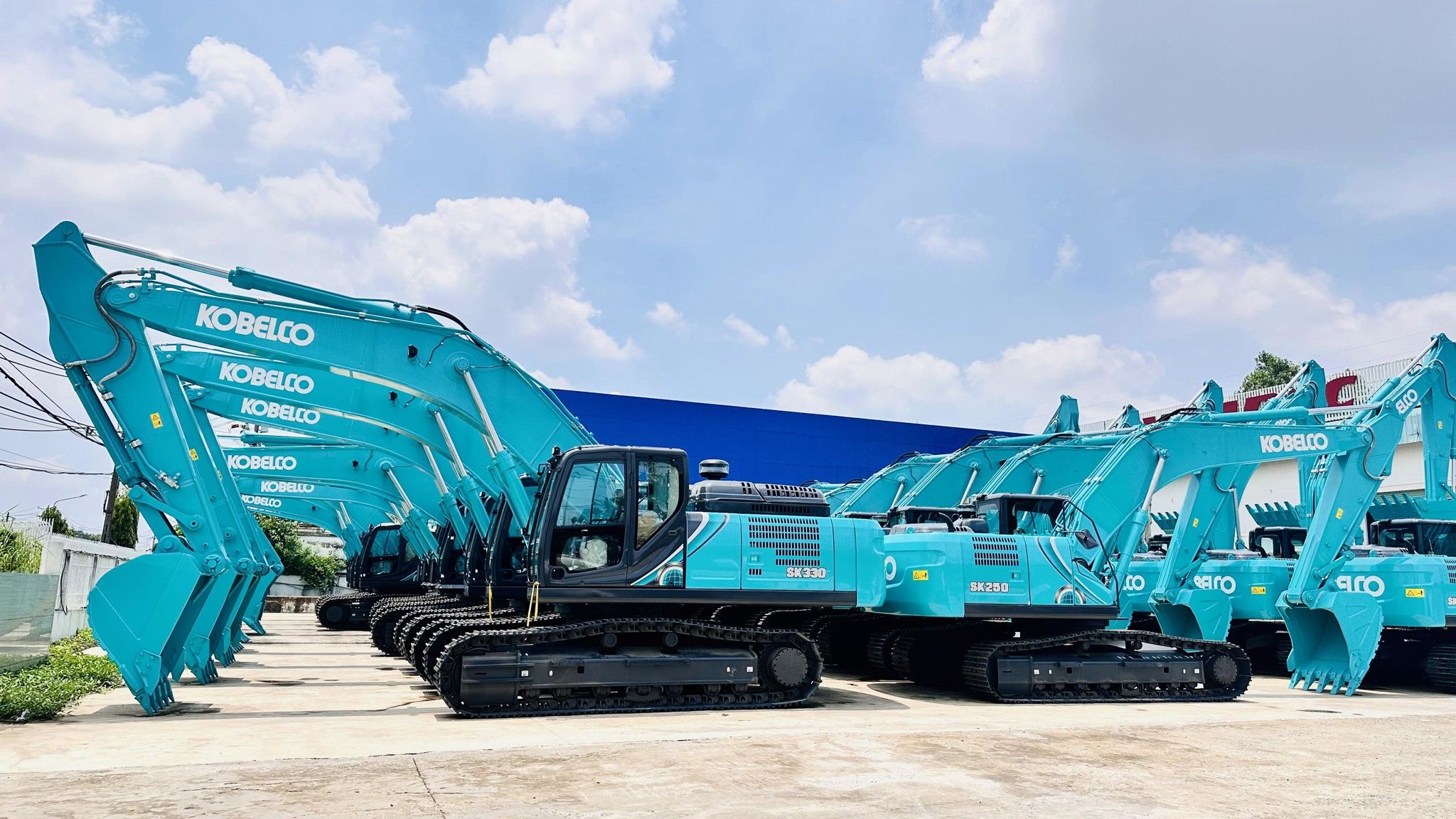 NHỮNG ƯU ĐIỂM VƯỢT TRỘI CỦA MÁY ĐÀO KOBELCO