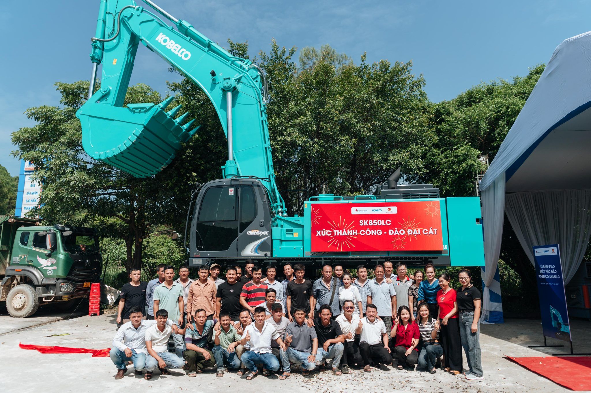 SK850LC TẦM CAO MỚI CỦA MÁY XÚC ĐÀO KOBELCO