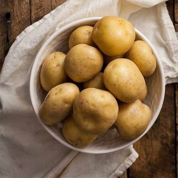 Xóa thâm quầng mắt bằng khoai tây