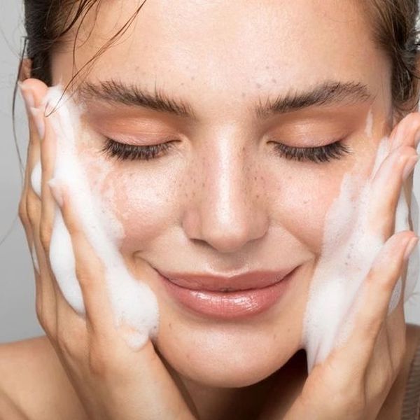 GỢI Ý CHO BẠN SỮA RỬA MẶT DƯỠNG ẨM TỐT DÀNH CHO DA KHÔ 1