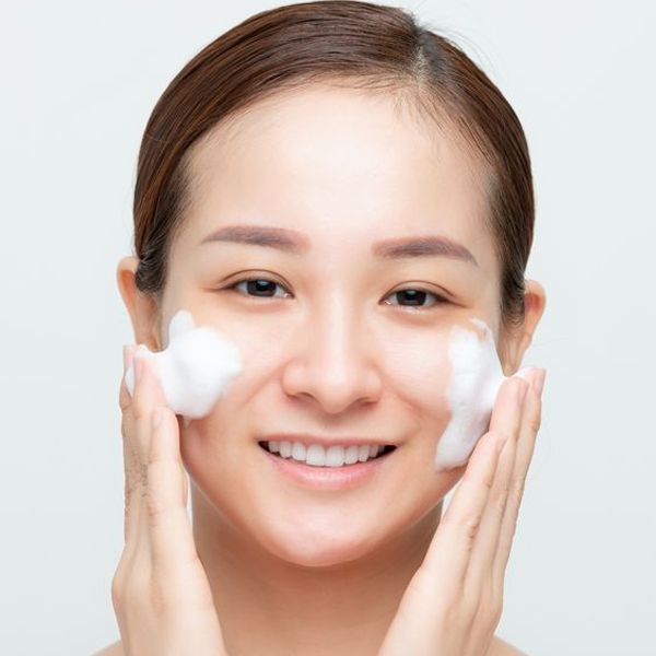 MÁCH BẠN SỮA RỬA MẶT DƯỠNG ẨM TRẮNG DA ĐƯỢC NHIỀU CHỊ EM ƯA CHUỘNG 1