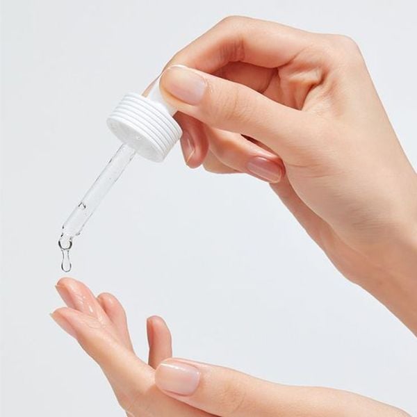 CÓ NÊN SỬ DỤNG SERUM DƯỠNG TRẮNG DA VÀO BUỔI SÁNG HAY KHÔNG?