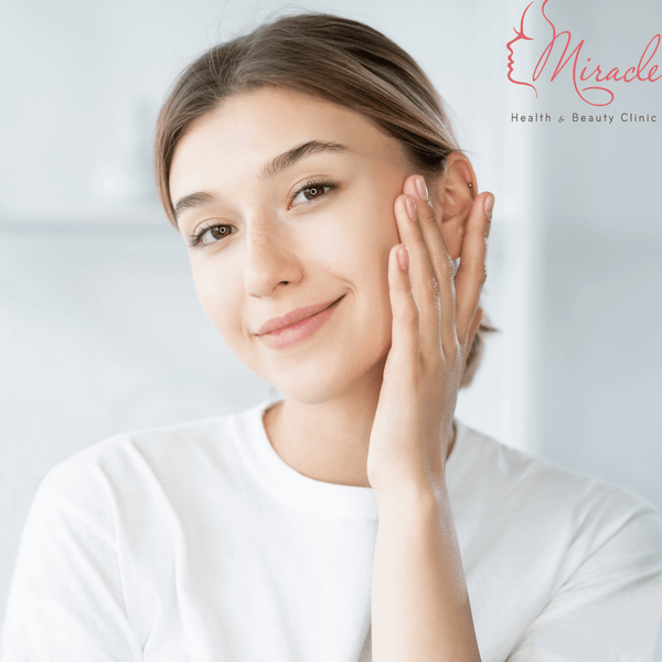 Nâng thái dương phẫu thuật và làm đầy thái dương bằng mỡ tự thân