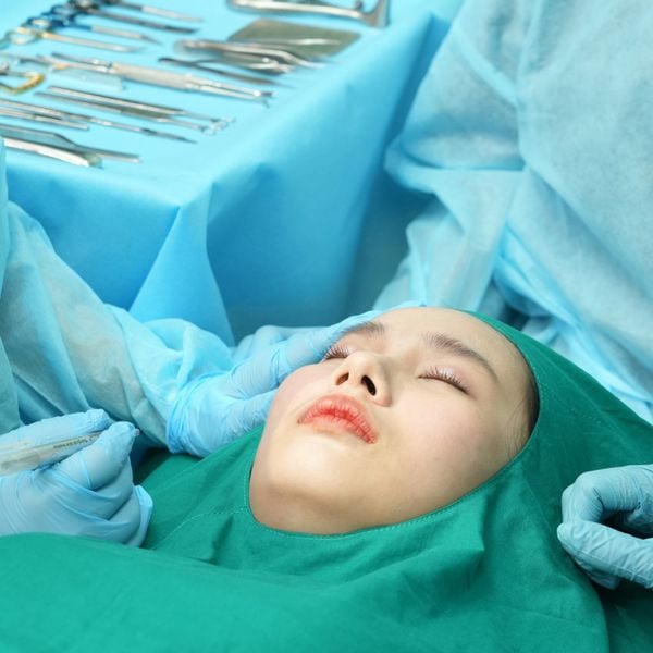 PHẪU THUẬT CĂNG DA MẶT TỰ NHIÊN