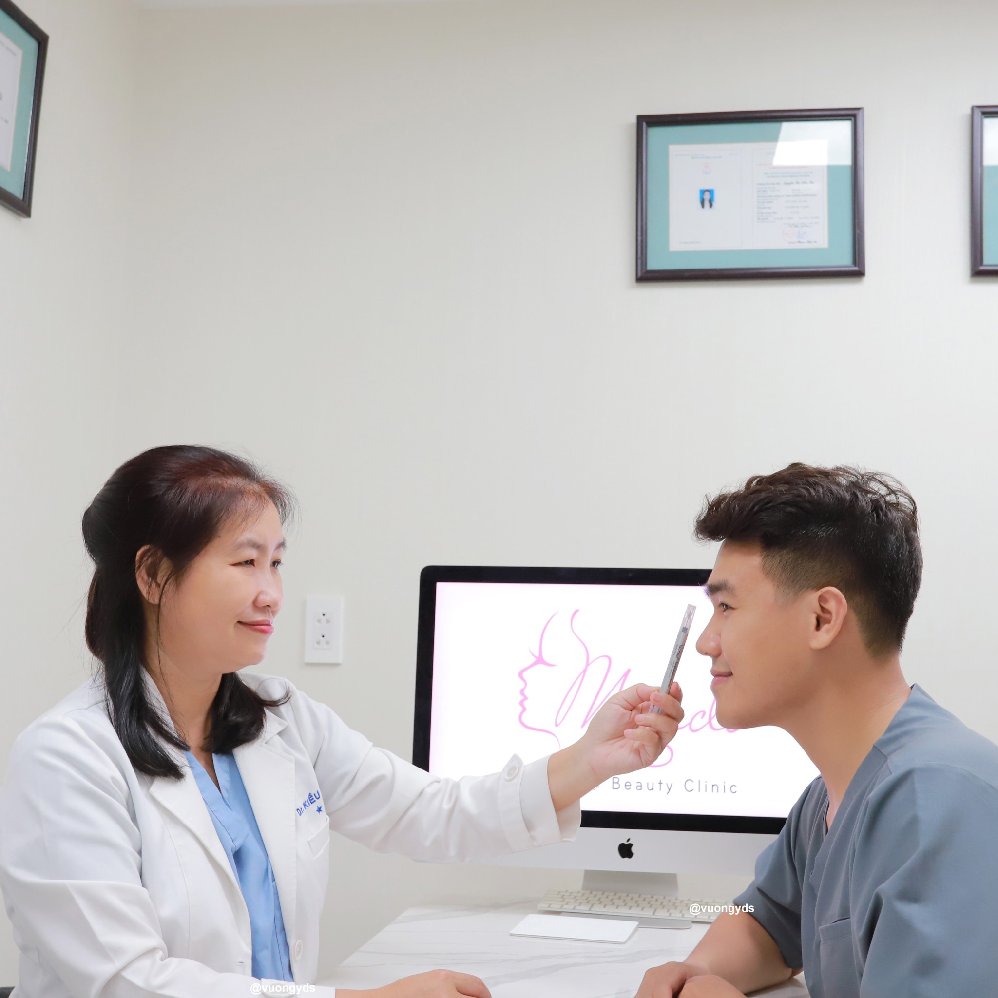 NÂNG MŨI NAM DÁNG NÀO ĐẸP ?