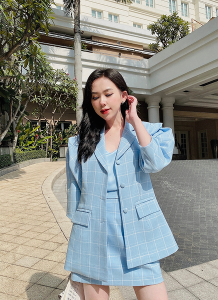 Phong Cách Công Sở Hiện Đại với Áo Vest Nữ