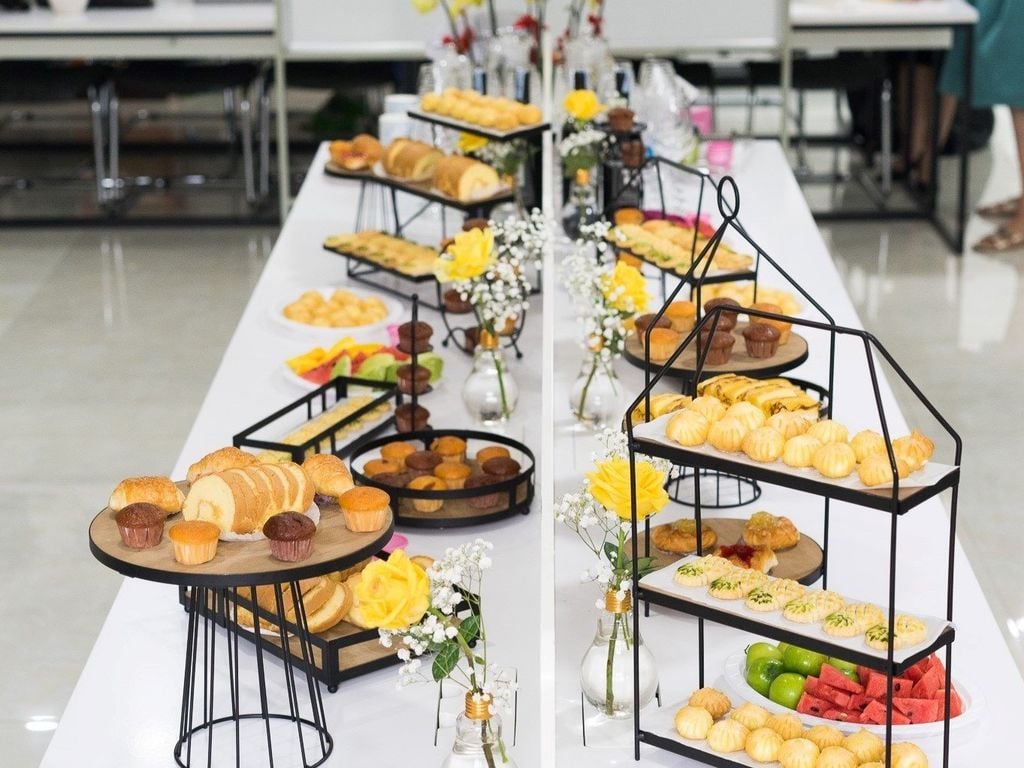 Casa-Floral-cho-thue-ke-trang-trí-banh-ban-tiec-khai-truong