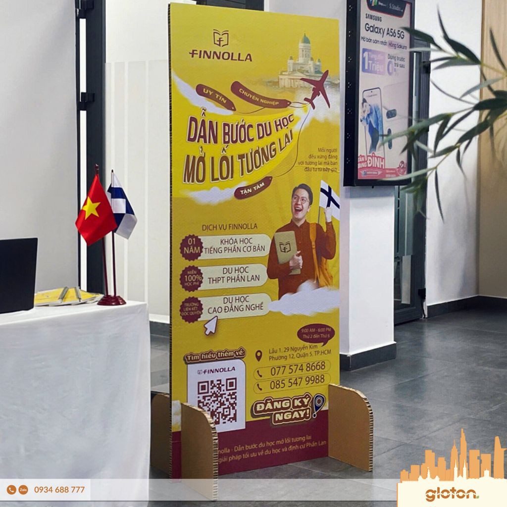 standee-carton-lap-dat-nhanh-chong