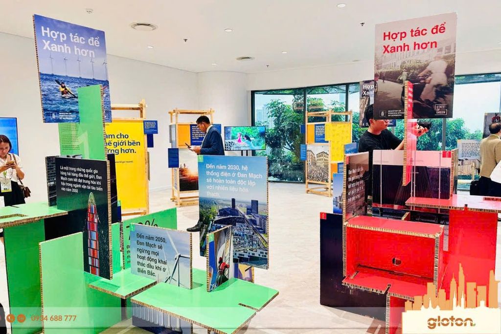 standee-carton-dang-module-vạn-chuyen-nho-gon