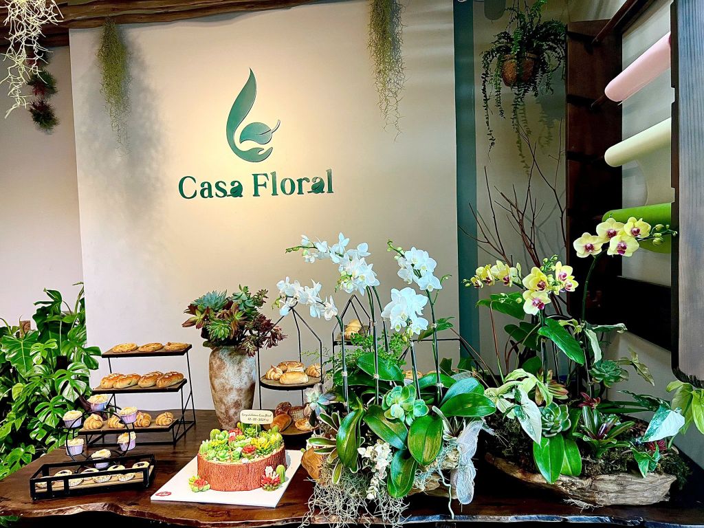 Casa-Floral-cho-thue-ke-trang-trí-banh-ban-tiec-khai-truong
