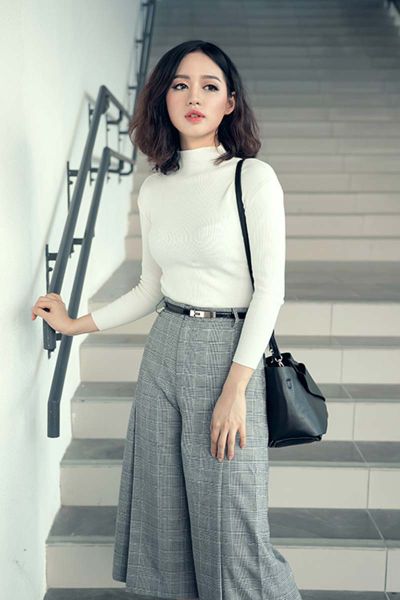 Phối áo len cùng quần culottes