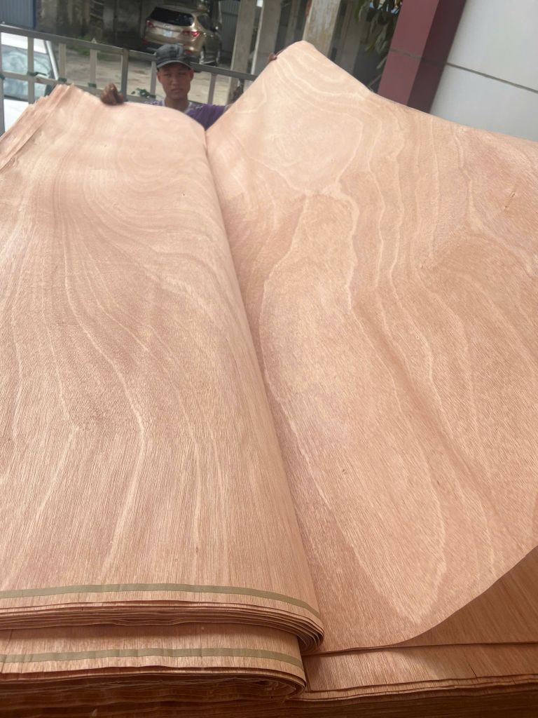 NÊN CHỌN VENEER LOẠI NÀO ĐỂ PHỦ MẶT VÁN ÉP?