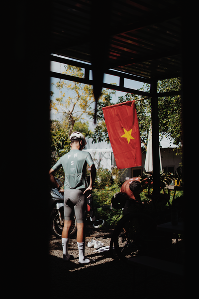 Đi để thấy nước mình đẹp lắm