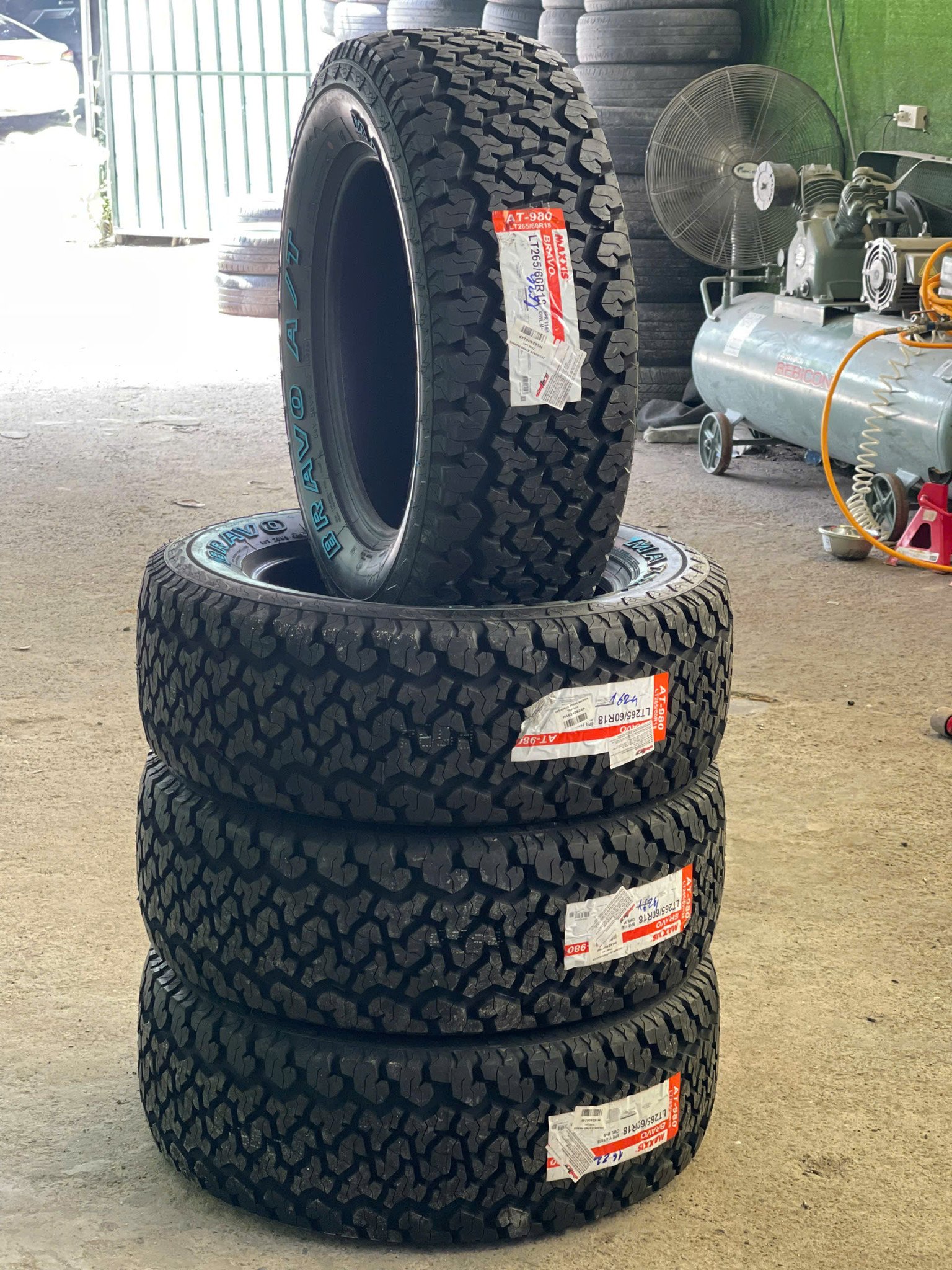 MAXXIS 265/60R18 A/T 980.