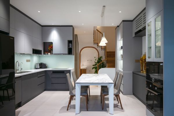 Nhà ống 3 mặt xây kín vẫn nhiều ánh sáng tự nhiên