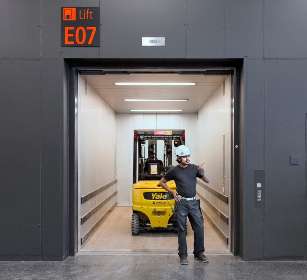 Lắp đặt thang máy tải hàng tại Cần Thơ