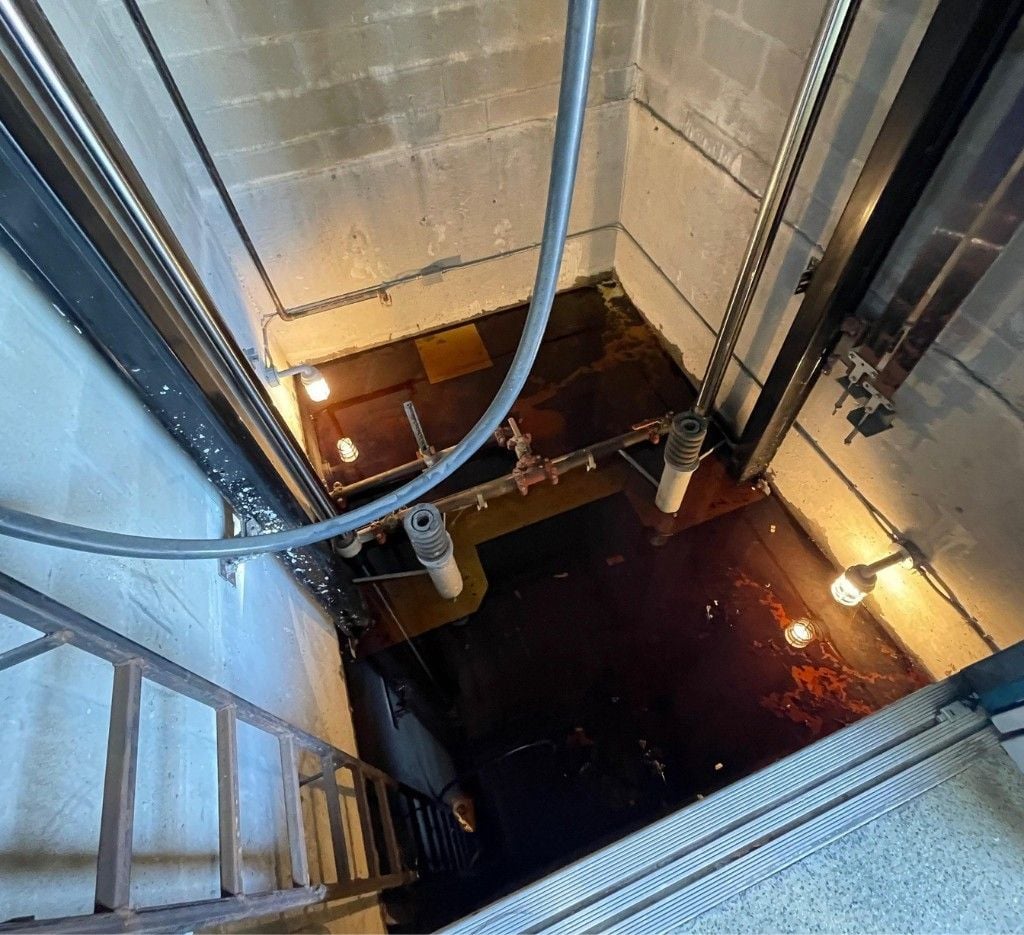 Khám phá bí mật đằng sau hố pit thang máy gia đình