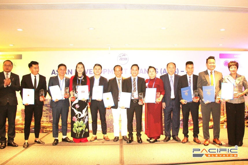 Hình ảnh Thang Máy Pacific vinh dự nhận giải thưởng Top 10 Thương Hiệu Châu Á