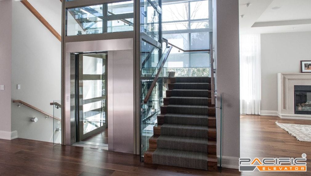 vị trí lắp đặt thang máy giữa lòng cầu thang bộ