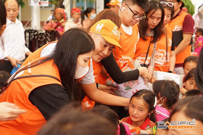 Thang Máy Pacific đồng hành chương trình thiện nguyện trao quà cho học sinh nghèo