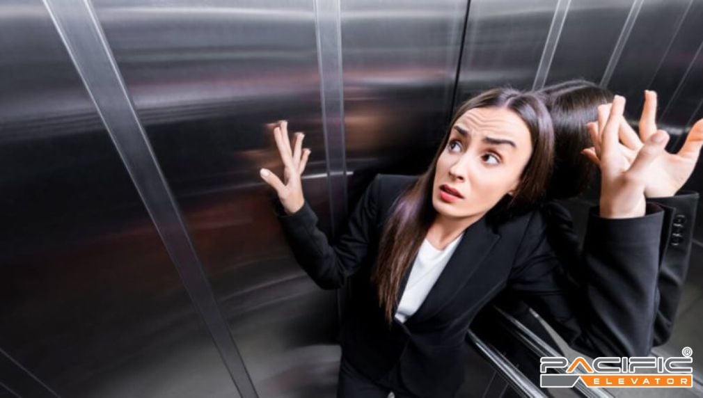 chóng mặt khi đi thang máy