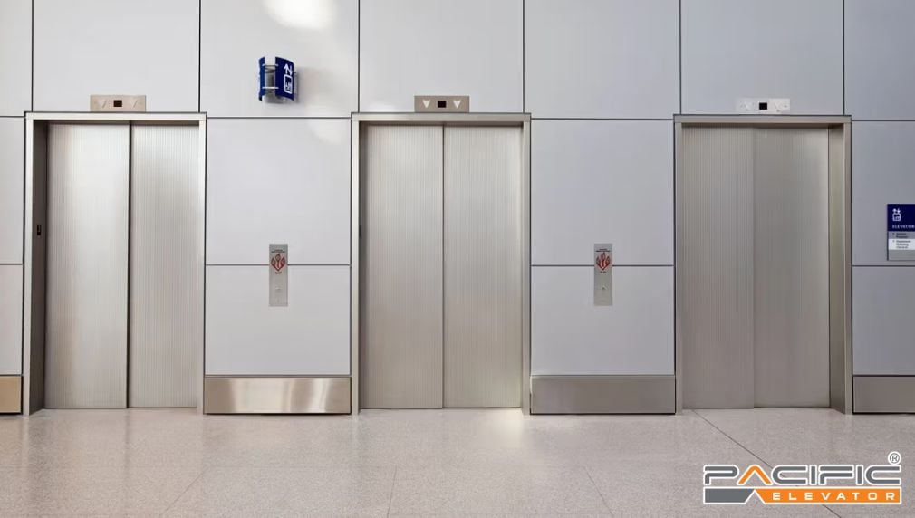 Hình ảnh cửa tầng thang máy