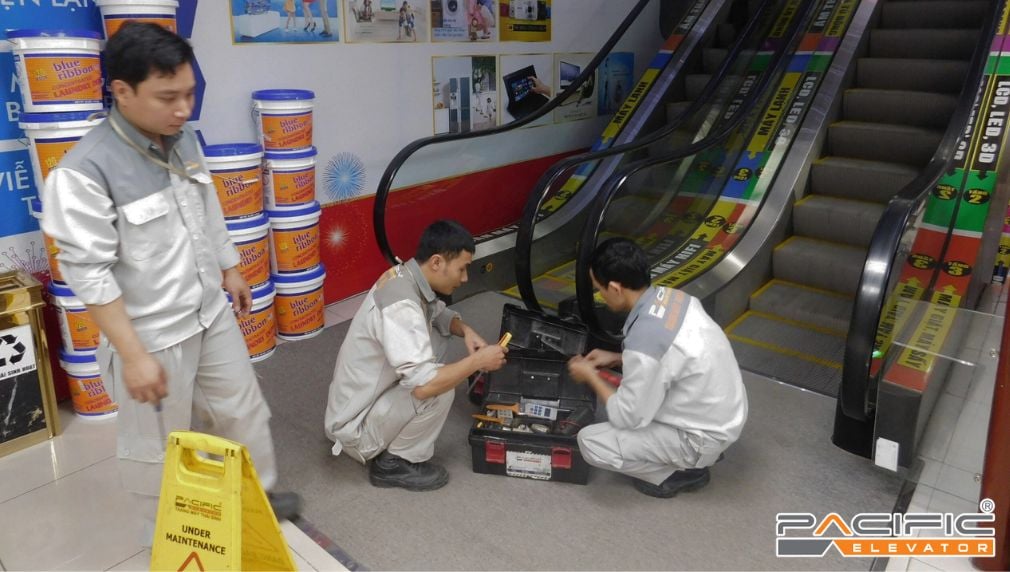 Hình ảnh kỹ thuật Pacific bảo trì thang cuốn