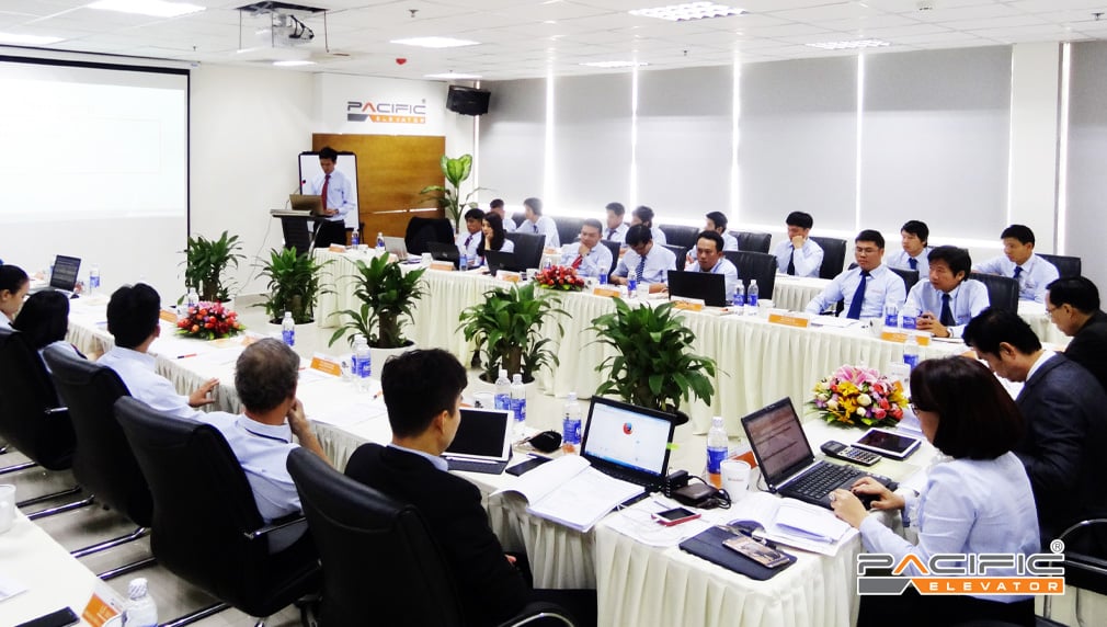 Hình ảnh một cuộc họp tại Công ty Thang Máy Pacific